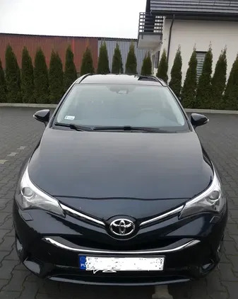 toyota małopolskie Toyota Avensis cena 64000 przebieg: 110000, rok produkcji 2016 z Bobowa